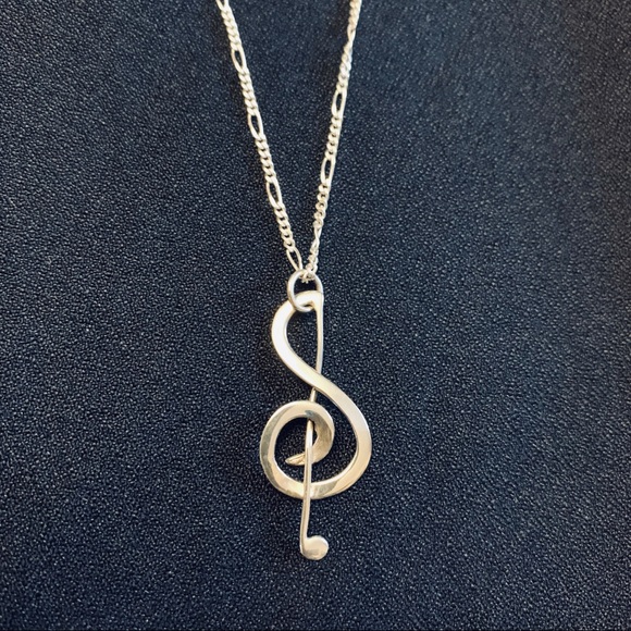 ✨Host pick ✨ Treble clef handmade silver pendant - Picture 2 of 3